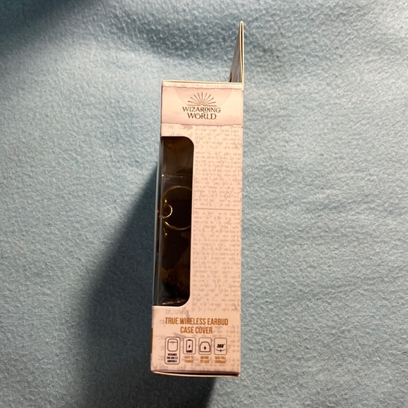 Harry Potter Wireless Earbud Case Cover - Picture 4 of 7